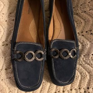 EUC Naturalizer Navy Blue with Pewter Silver Bits Suede Flats Size 8.5
